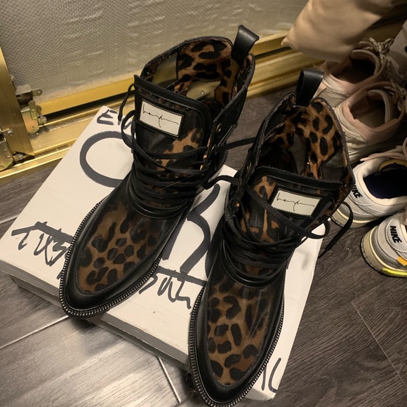 Designer boots - Picture 3 of 5